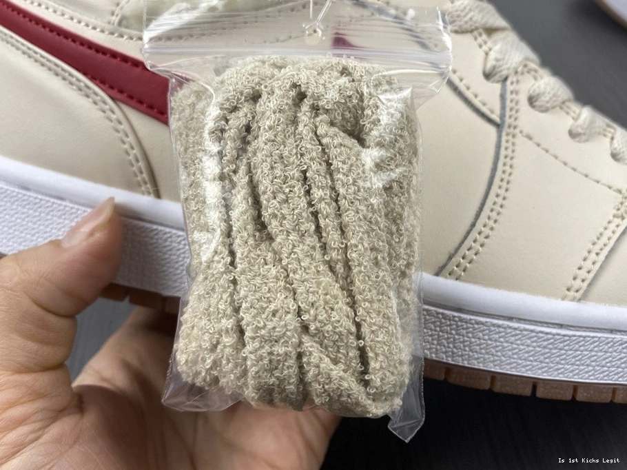 Fleece Mid 1 DO2207-264 (GS) Jordan Pearl - White 0120